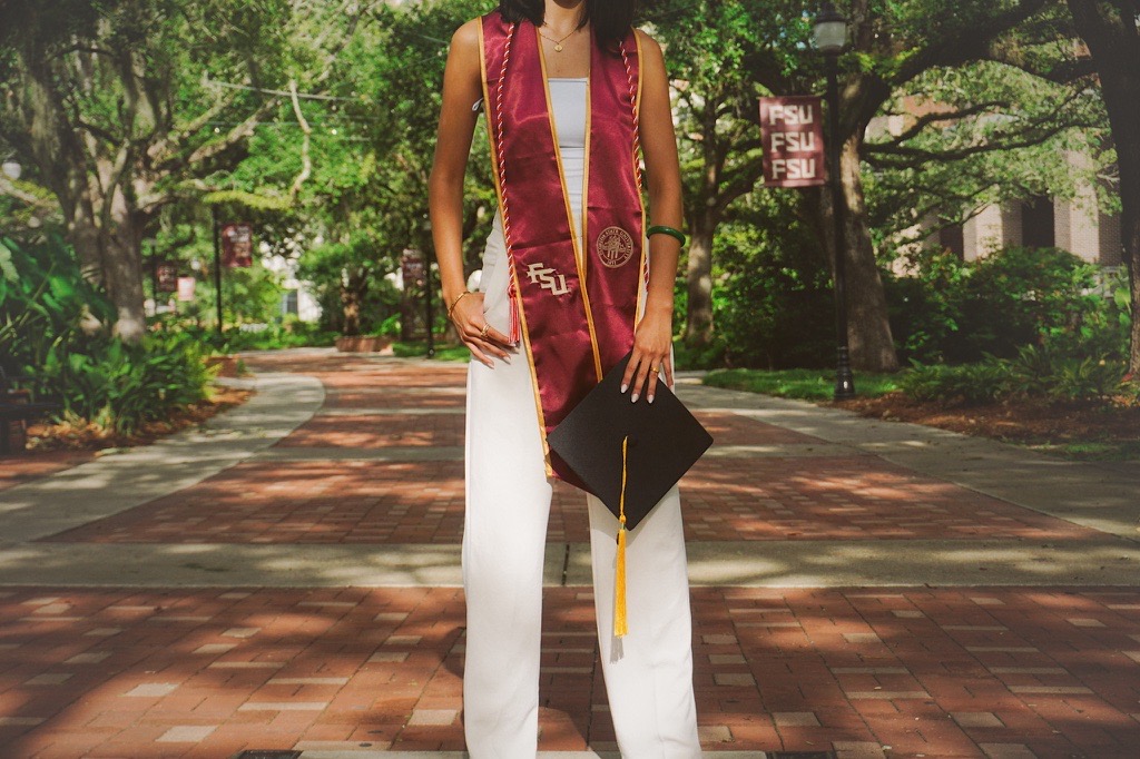 confetti free graduation